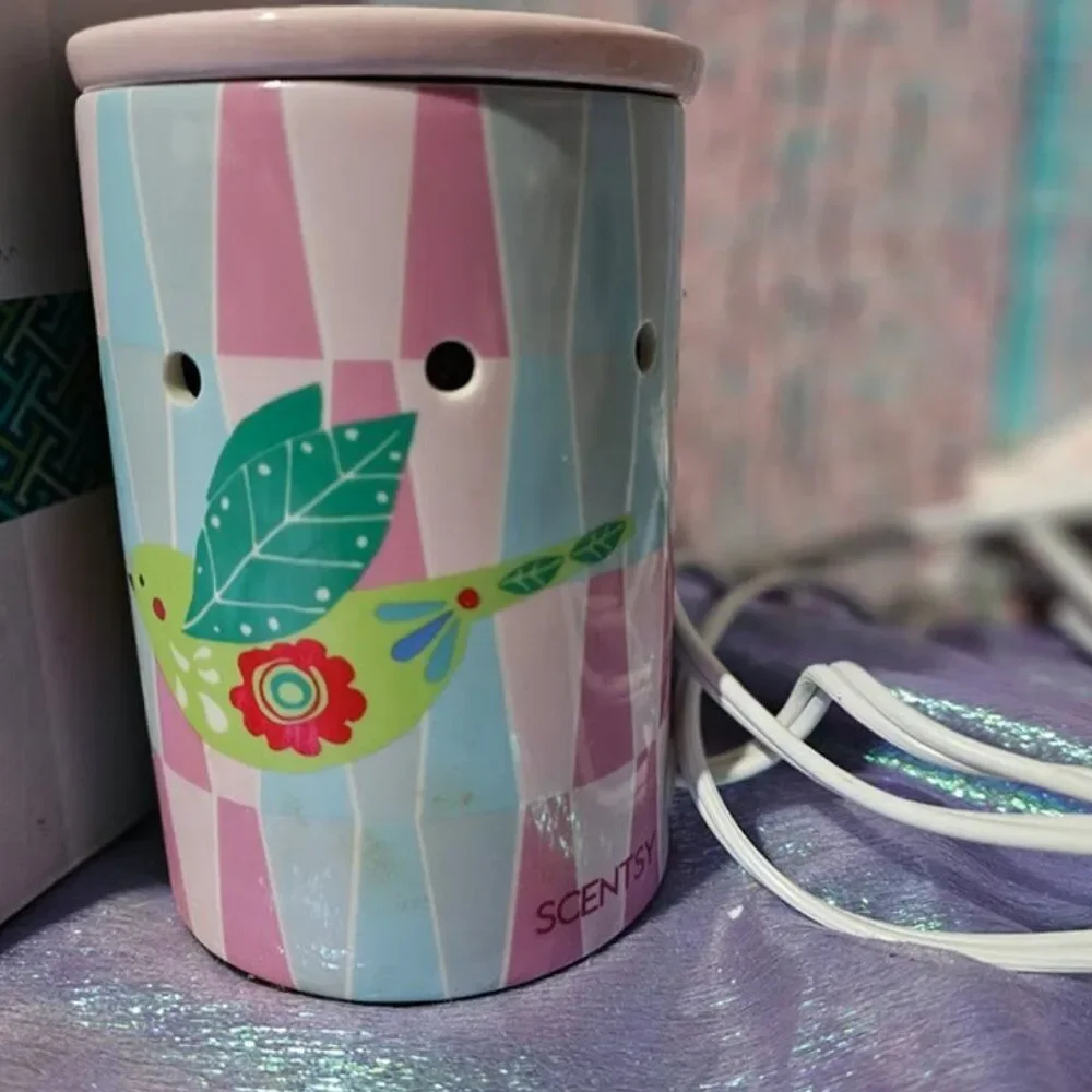 Pretty Bird Scentsy Warmer ~ Artsy Embellished Bird & Patchwork Design ~ NEW in